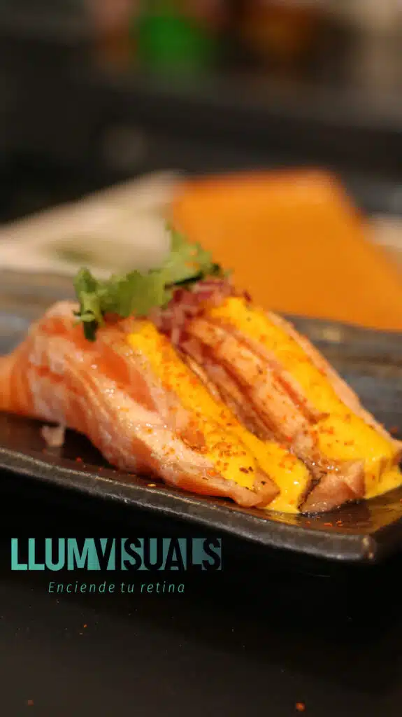 Plato de sushi para contenido de reels de restaurantes en Dénia